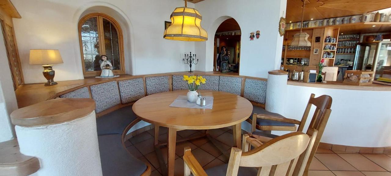 Hotel-Restaurant Kreuzhuber Neuburg am Inn Dış mekan fotoğraf