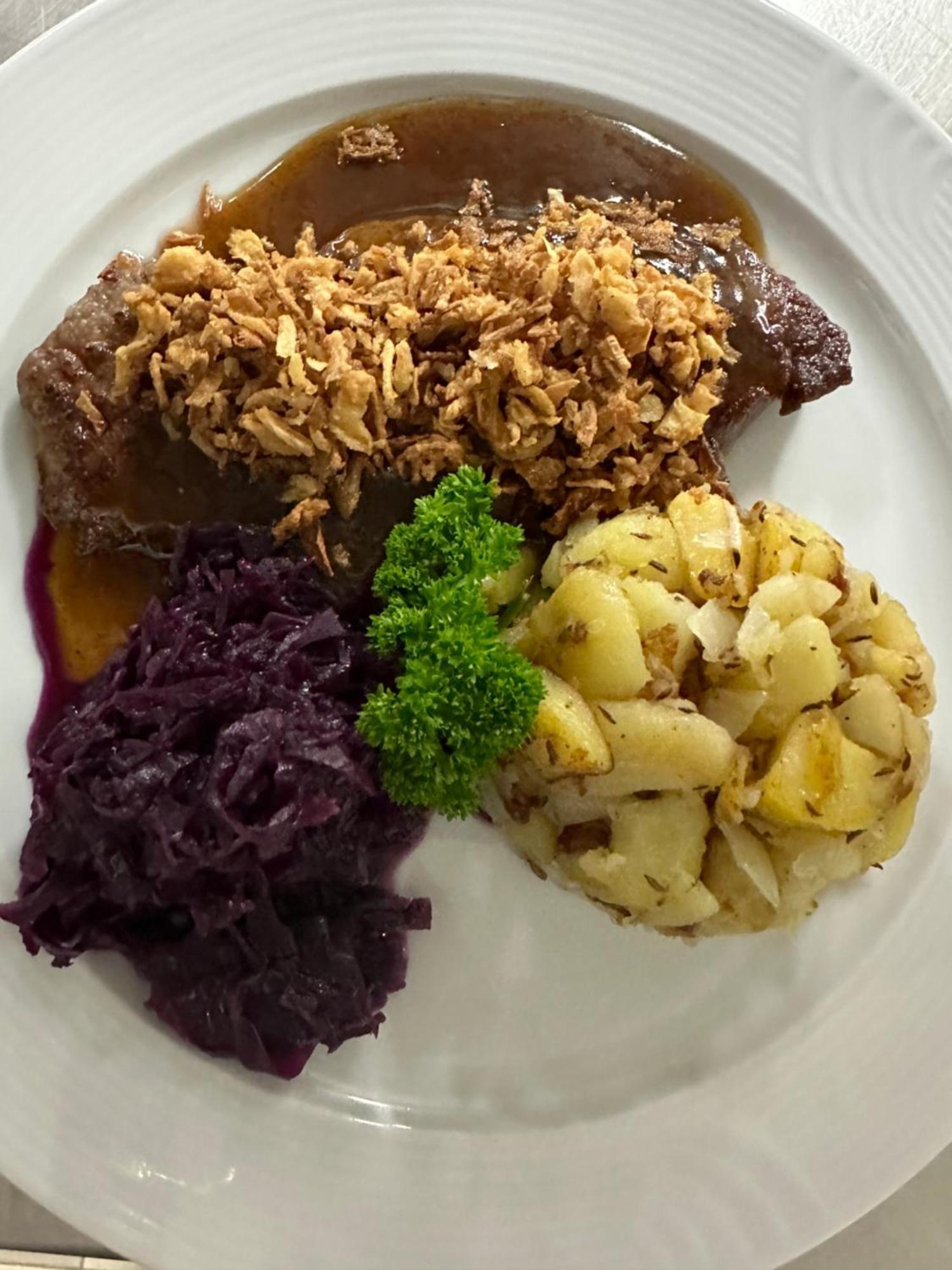 Hotel-Restaurant Kreuzhuber Neuburg am Inn Dış mekan fotoğraf